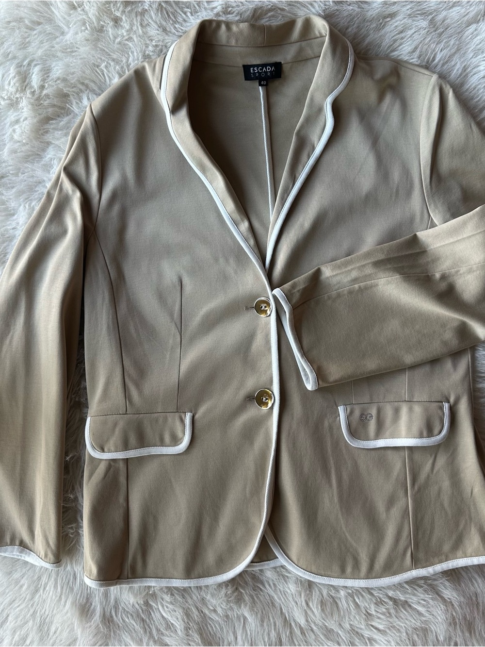 Escada Sport Women's Beige Light Blazer with White Piping eu 40